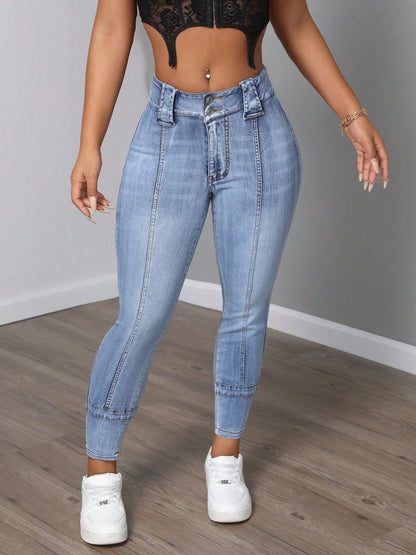 Mid Rise Skinny Jeans with Pockets