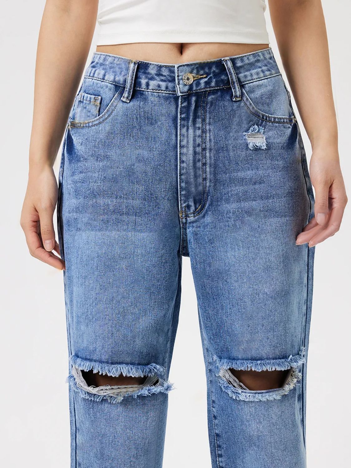 Distressed Jeans with Pockets