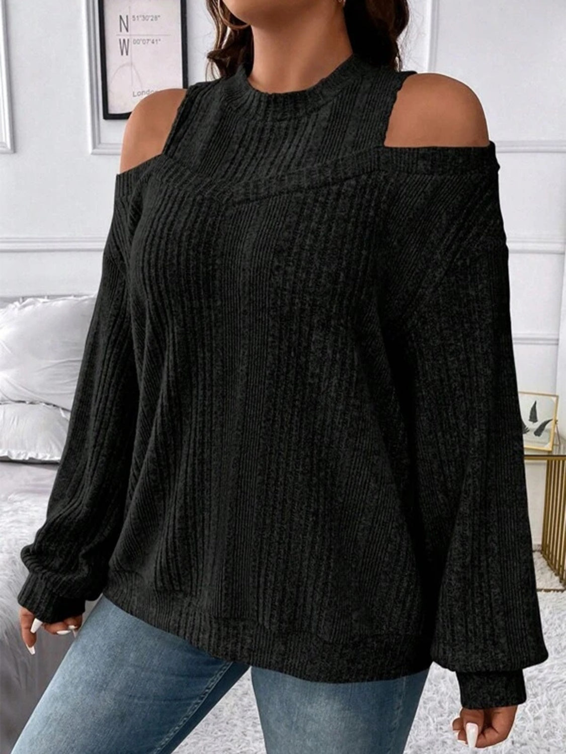 Round Neck Cold Shoulder Sweater